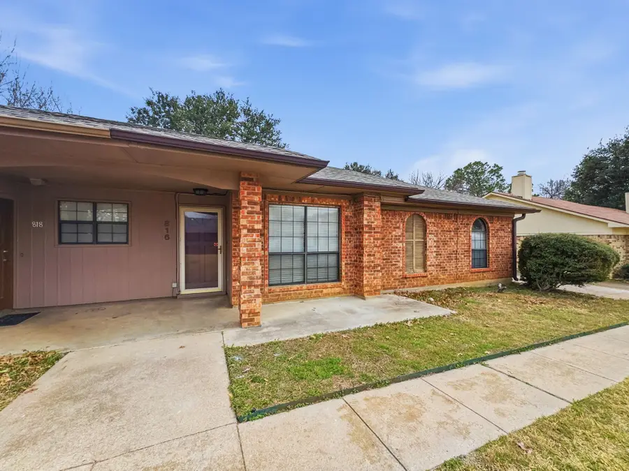 816 Midcreek Drive, Euless, TX 76039 - Image #3