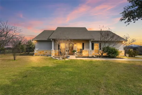 1130 N Lone Star Parkway, McGregor, TX 76657