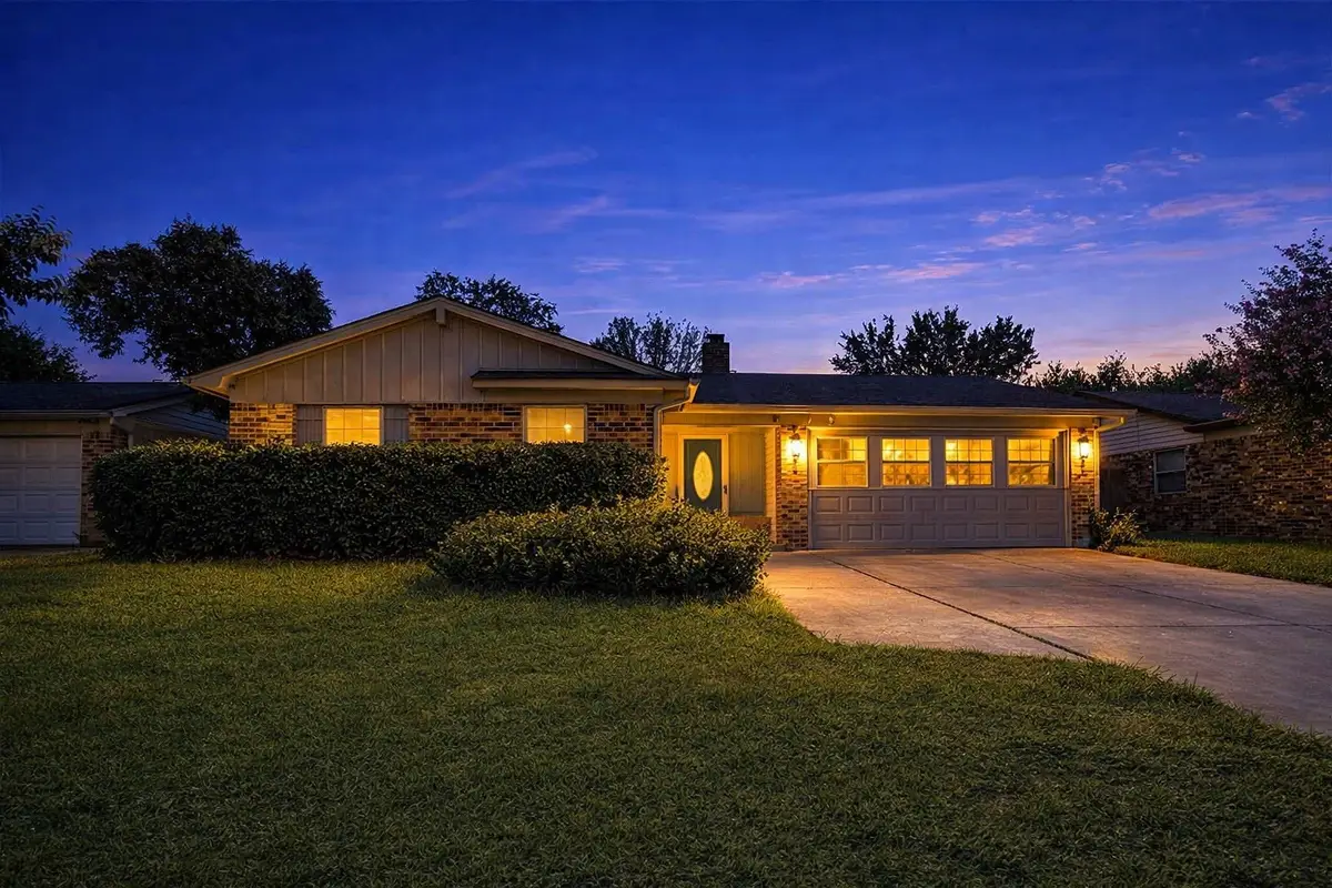 726 Idlewilde Drive, Lewisville, TX 75067 - Image #1