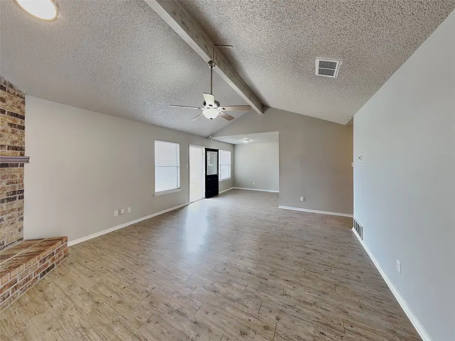 1300 N Creek Drive, Saginaw, TX 76179 - Image #3