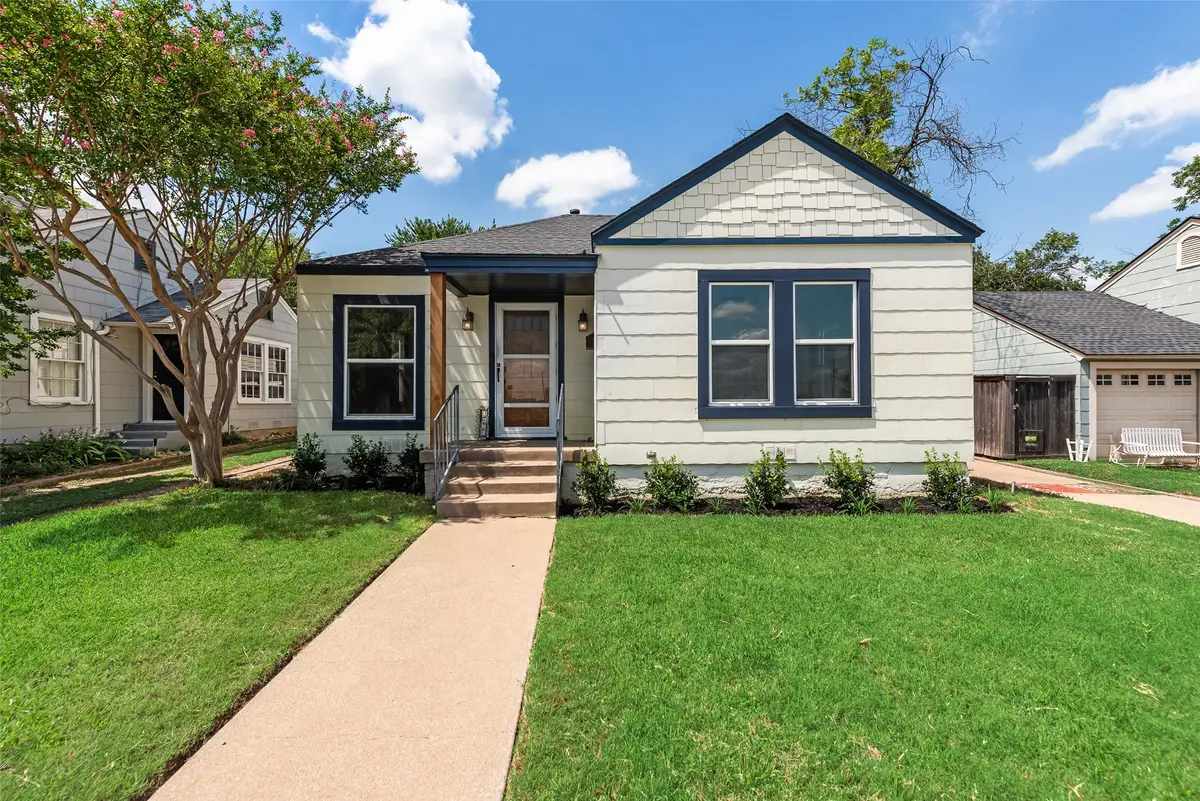 4616 Calmont Avenue, Fort Worth, TX 76107 - #1