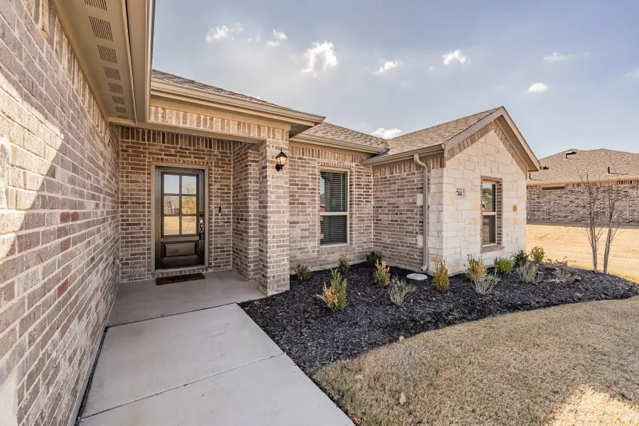744 Stone Eagle Drive, Azle, TX 76020 - Image #2