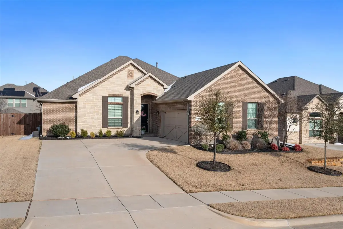 1104 Whispering Hill Drive, Mansfield, TX 76063 - Image #1