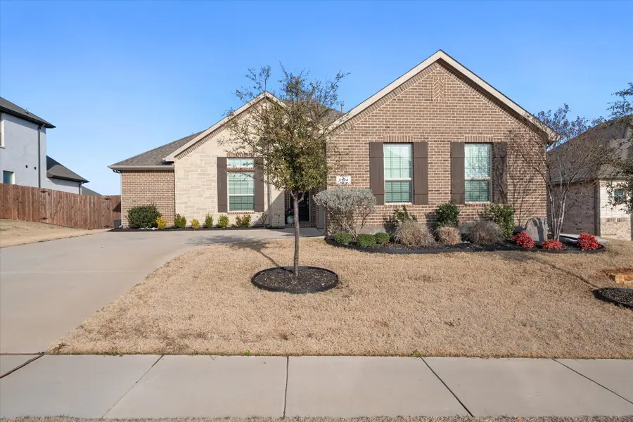 1104 Whispering Hill Drive, Mansfield, TX 76063 - Image #2