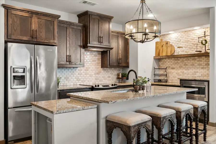 707 Phillips Court, Mansfield, TX 76063 - Image #3