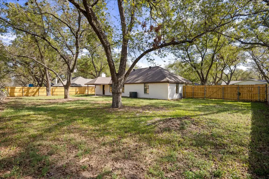 8906 Monticello Drive, Granbury, TX 76049 - Image #3