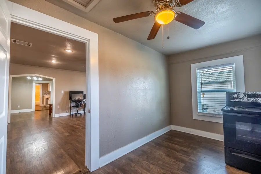 203 W Purdom Avenue, Alvarado, TX 76009 - #3