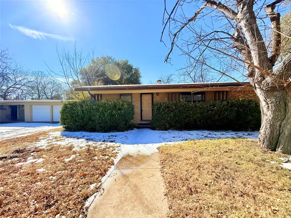 7725 Davenport Avenue, Fort Worth, TX 76116