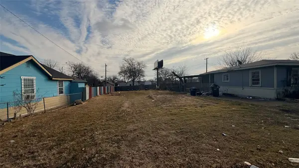 2825 S Grove Street, Fort Worth, TX 76104