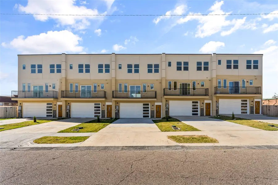 3607 Portland Street, Irving, TX 75062 - Image #2