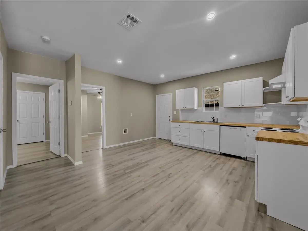 959 E Broadway Avenue, Fort Worth, TX 76104 - Image #1