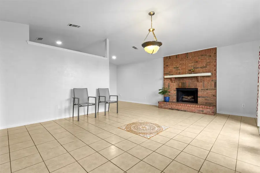 9957 Cedar Mountain Circle, Dallas, TX 75217 - Image #2