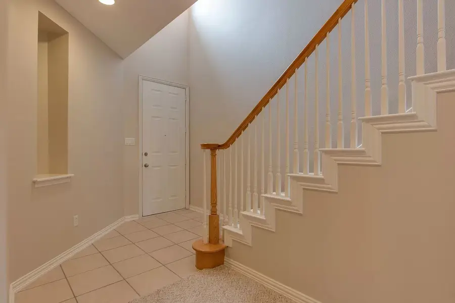 1825 Brookview Drive, Carrollton, TX 75007 - Image #2