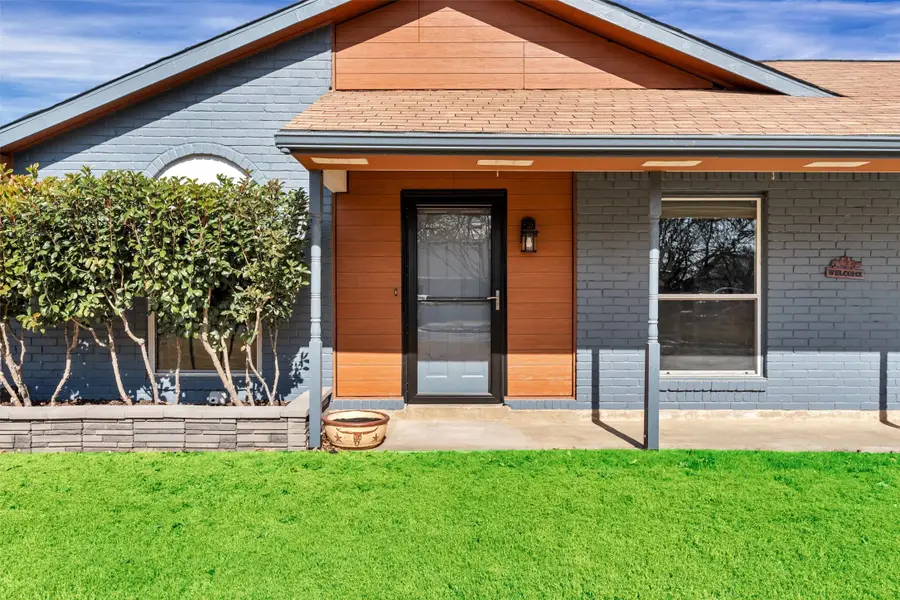 119 Kessler Drive, Granbury, TX 76048 - Image #3