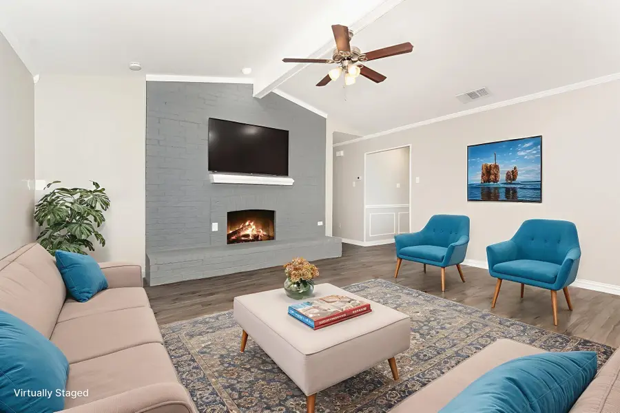 1724 Saint James Drive, Carrollton, TX 75007 - Image #2