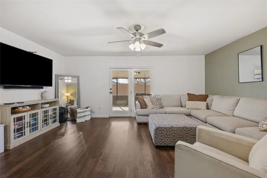 2210 Clover Park Drive, Arlington, TX 76013 - Image #2