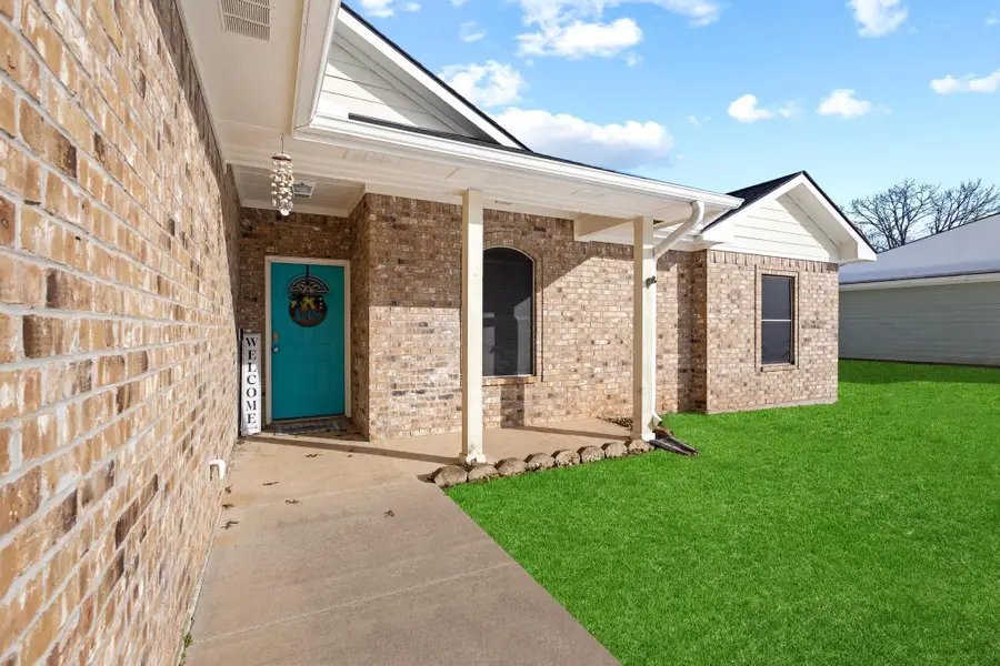 109 Loraine Street, Pottsboro, TX 75076 - Image #3