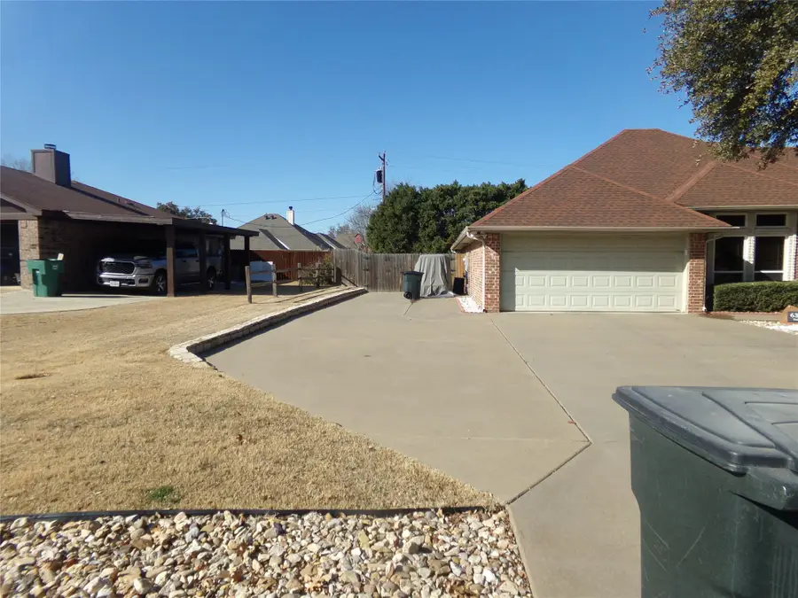 6316 Carrizo Drive, Granbury, TX 76049 - Image #2