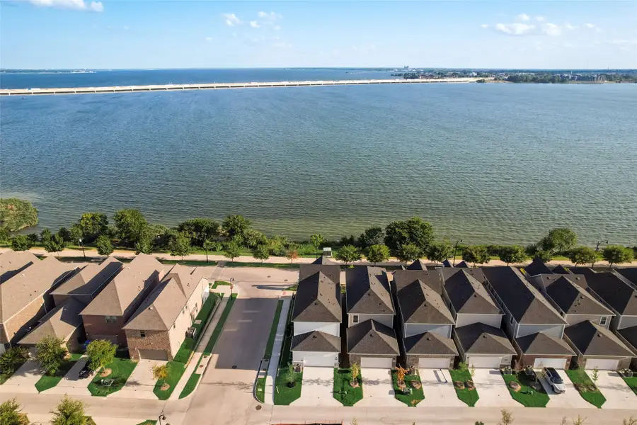 8326 Bayside Drive, Rowlett, TX 75088 - Image #3