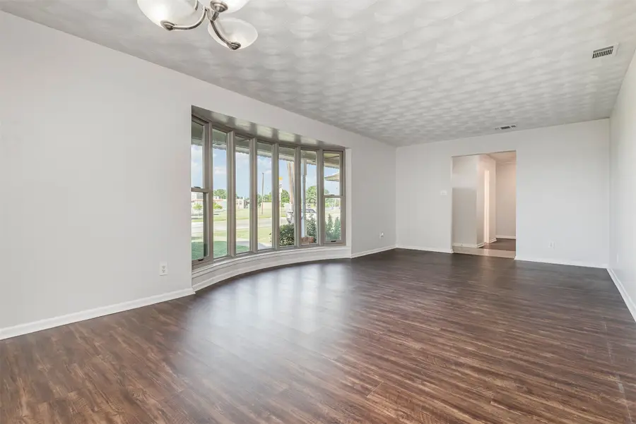 2640 Lakeland Drive, Dallas, TX 75228 - Image #2