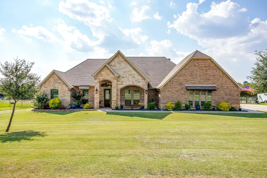 105 N Hadley Road, Godley, TX 76044 - Image #2