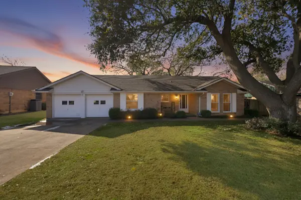 4018 Lynbrook Lane, Arlington, TX 76015