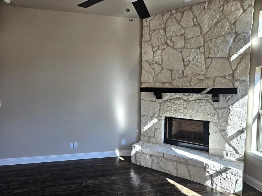 128 Red Fox Trail, Godley, TX 76044 - Image #3