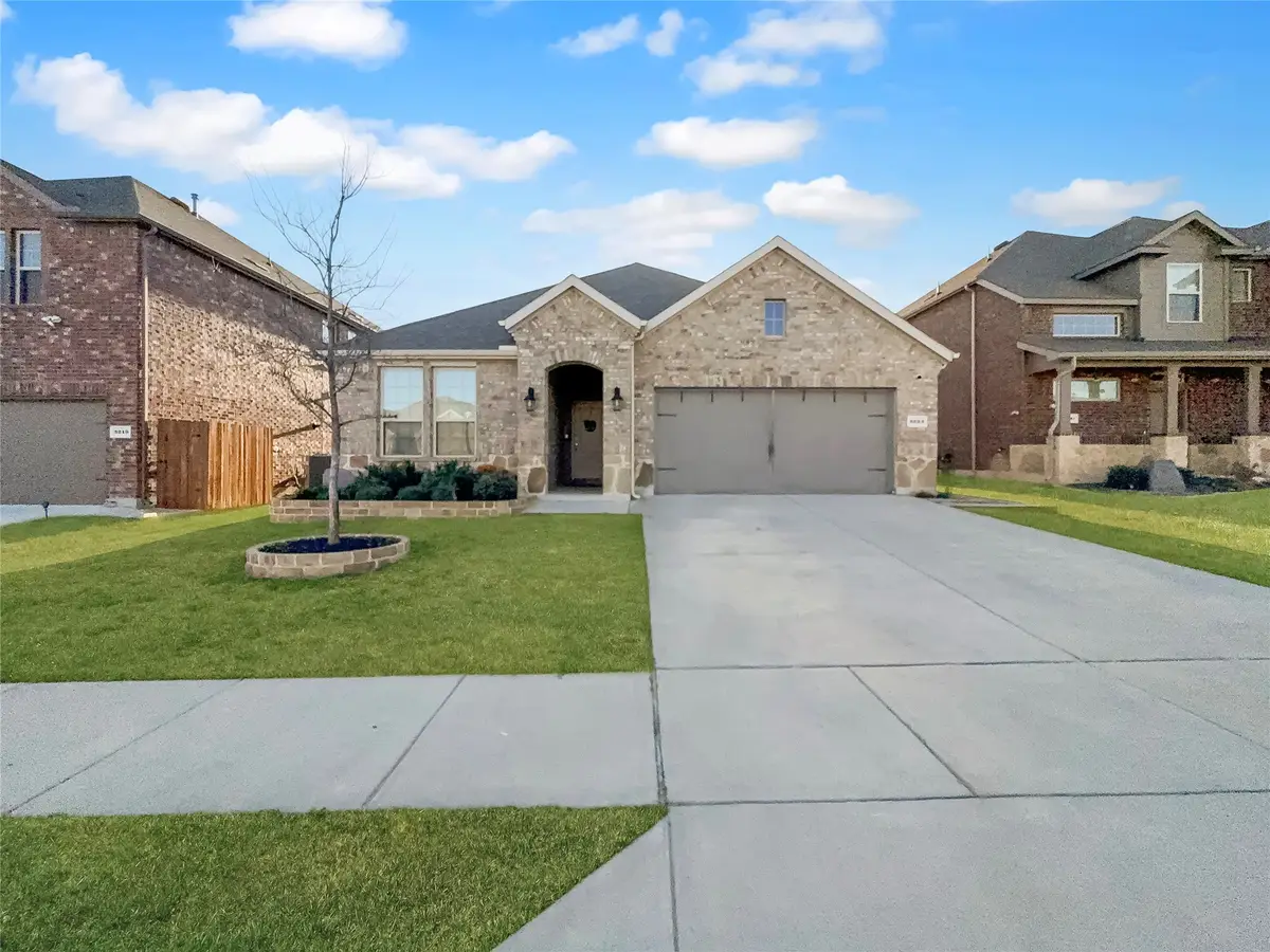 3223 Hunters Glen Drive, Aubrey, TX 76227 - Image #1