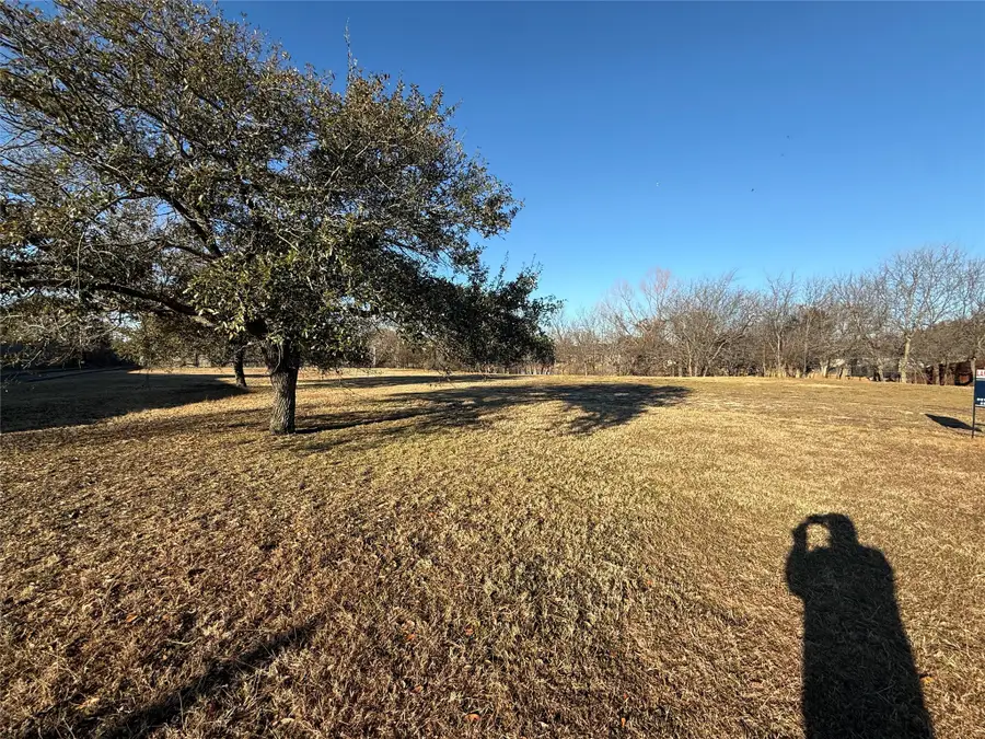 29 North Shore Circle, Waco, TX 76708 - Image #2