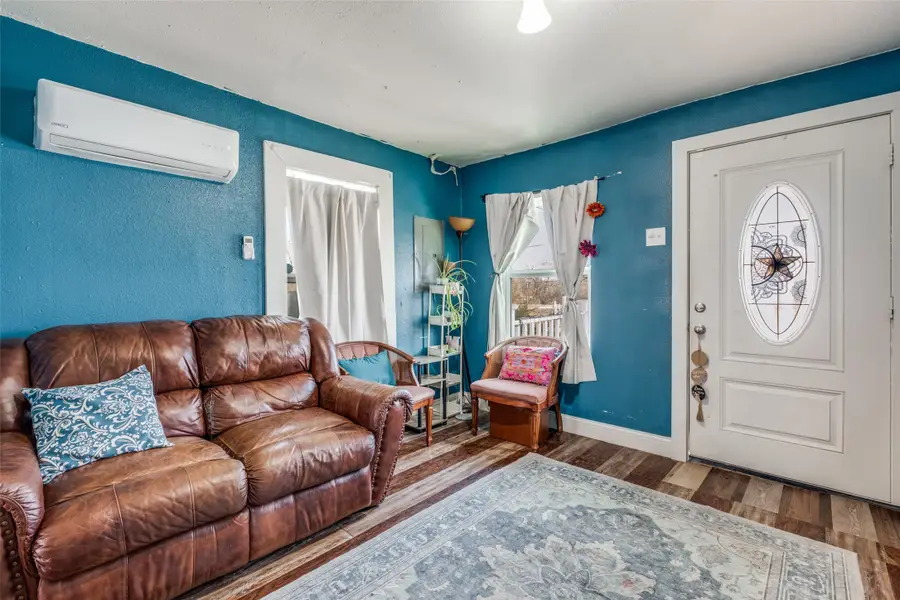 4755 Yancy Street, Dallas, TX 75216 - Image #2