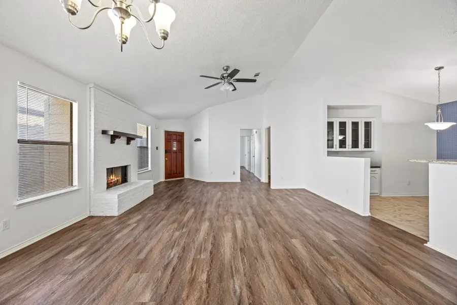 2713 Harvest Lake Drive, Irving, TX 75060 - Image #2