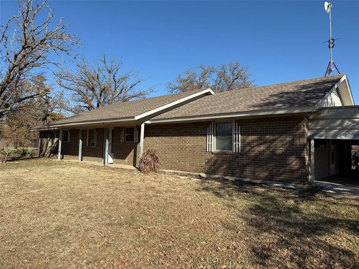 503 Windsor Lane, Springtown, TX 76082 - Image #1
