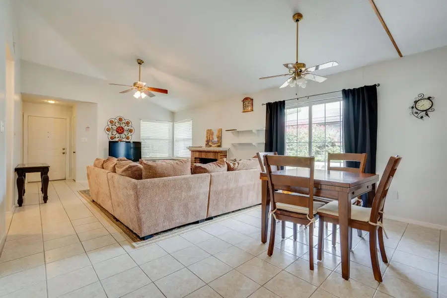 625 Prairie Dell Street, Lewisville, TX 75067 - Image #2