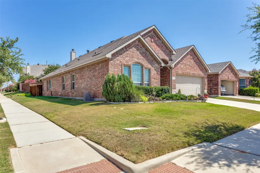 5801 Loveland Drive, Denton, TX 76208 - Image #2