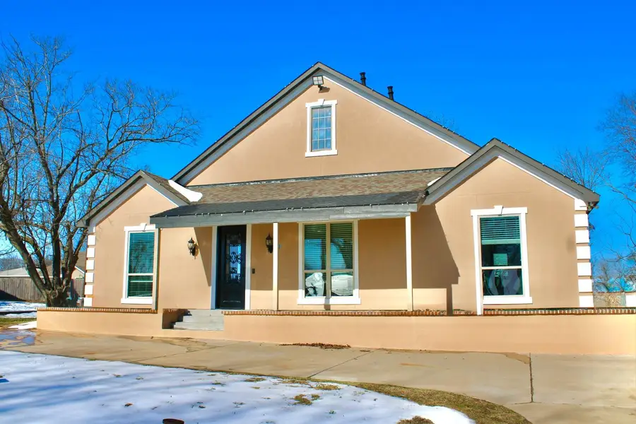 722 Clements Avenue, Van Alstyne, TX 75495 - #2