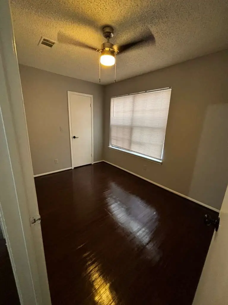 724 W Collins Street, Denton, TX 76201 - Image #3