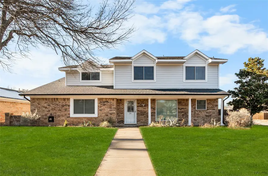 201 Kingsbridge Drive, Garland, TX 75040 - Image #2