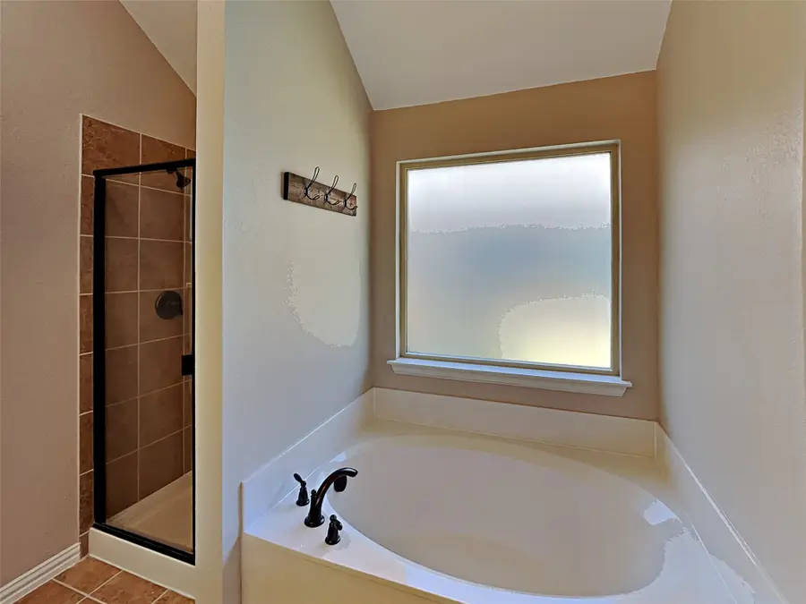 7409 Errandale Drive, Fort Worth, TX 76179 - Image #2