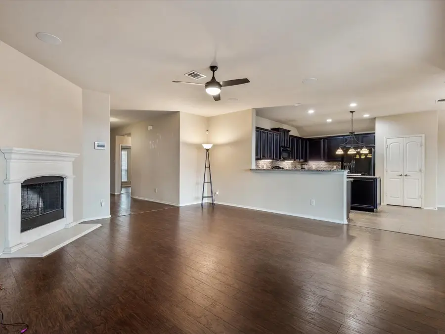 115 Holly Street, Waxahachie, TX 75165 - Image #3