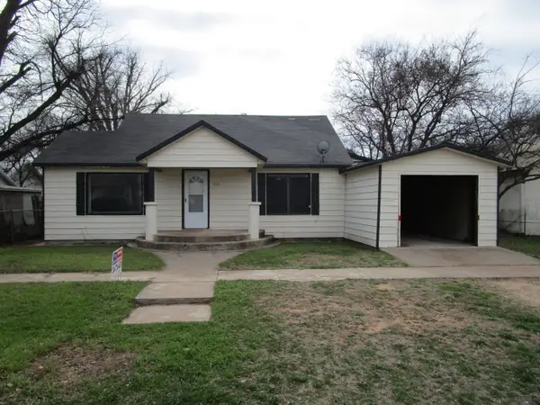 515 W Mclain Street, Seymour, TX 76380