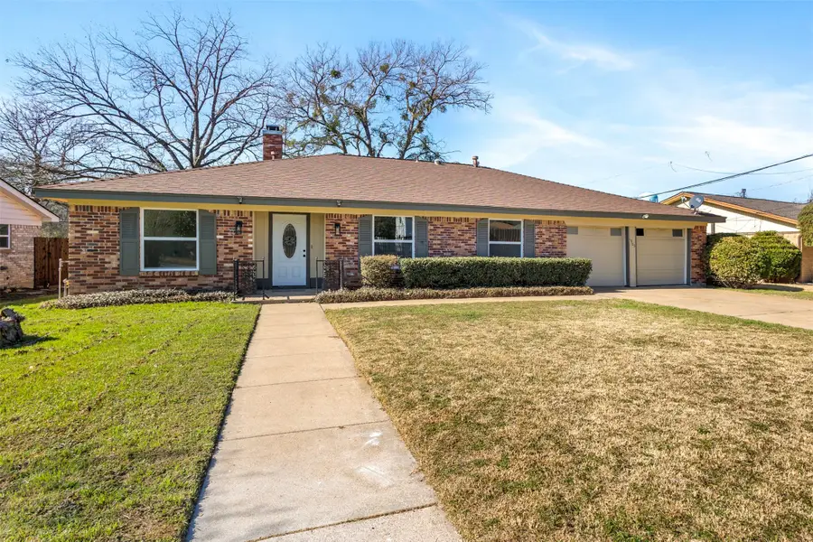 1905 Cimarron Trail, Hurst, TX 76054 - #2