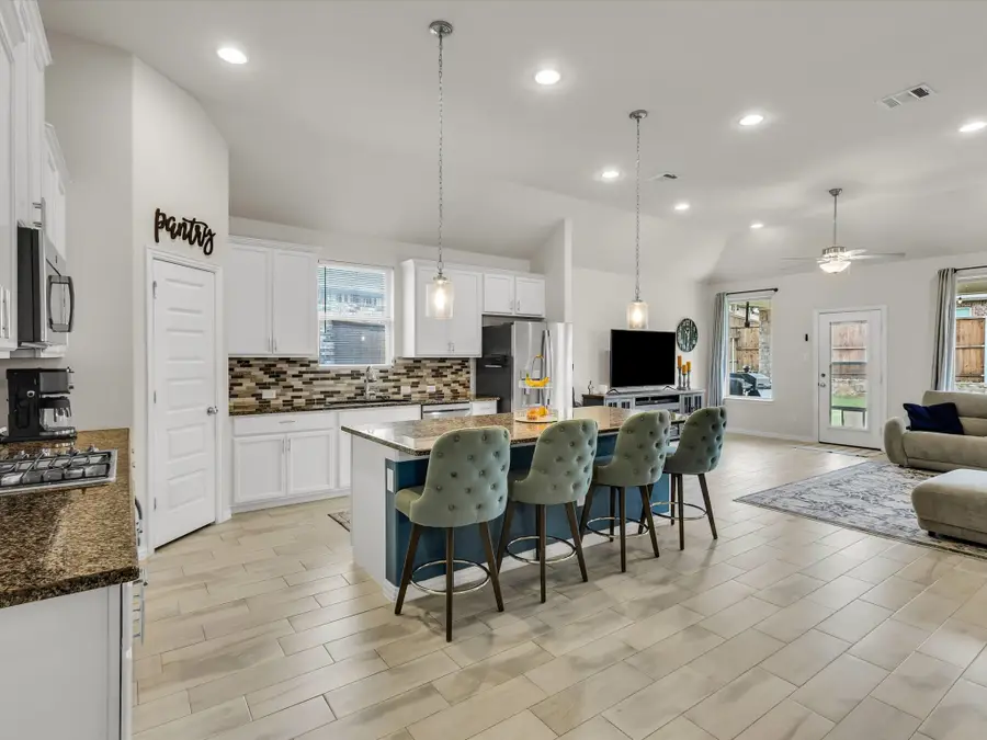 916 Monarch Lane, Celina, TX 75009 - Image #3