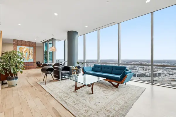 1301 Throckmorton Street #2705, Fort Worth, TX 76102