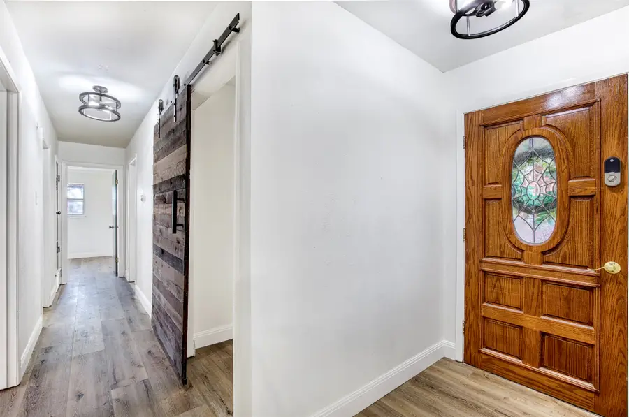 521 Val Oaks Court, Hurst, TX 76053 - Image #3