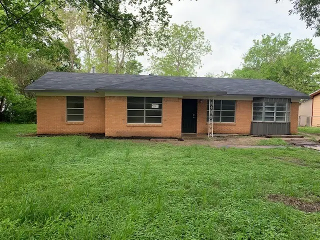 606 N Spencer Street, Lacy Lakeview, TX 76705 - #1