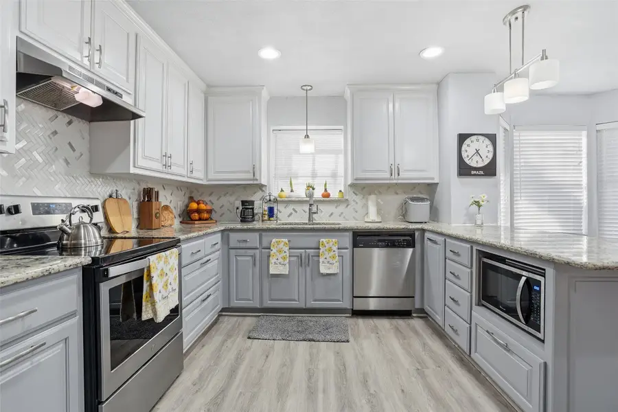 685 Cardinal Ridge Road, Burleson, TX 76028 - Image #3