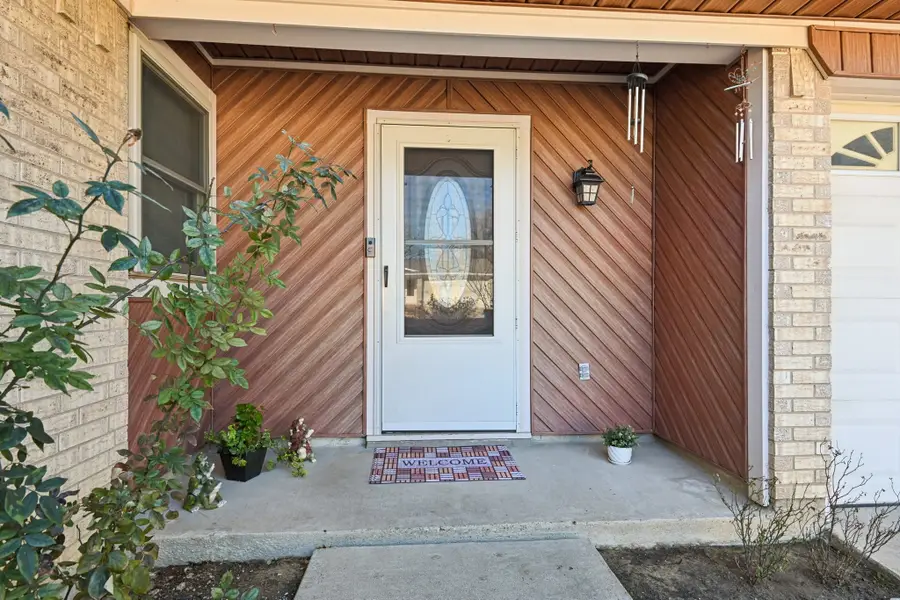 2106 Avalon Lane, Arlington, TX 76014 - Image #3