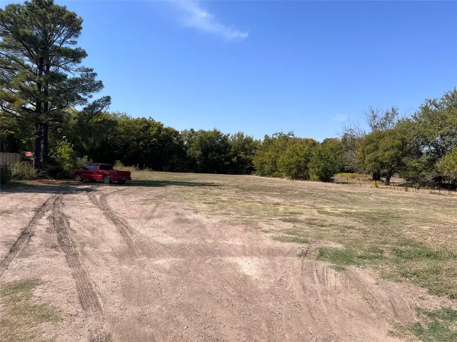 1523 N State Highway 121, Bonham, TX 75418 - #2