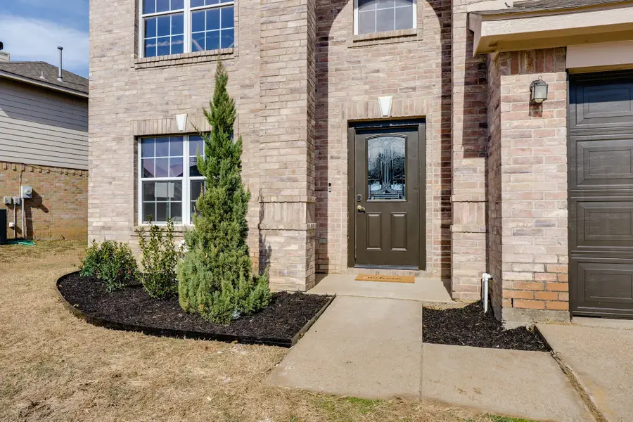 4816 Star Ridge Drive, Fort Worth, TX 76133 - Image #2