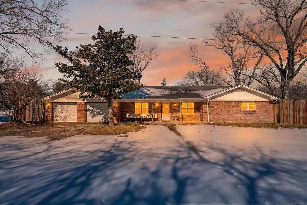 702 El Camino Real, Chico, TX 76431 - #1